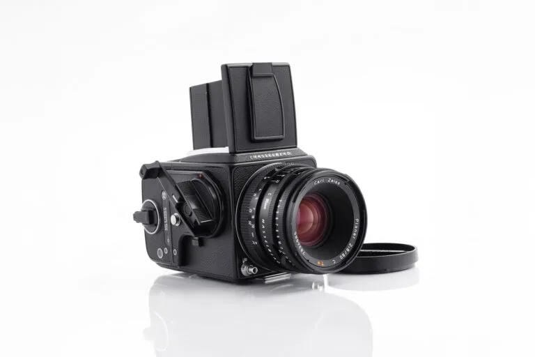 Hasselblad 500 C/M avec un objectif Carl Zeiss Planar 80mm