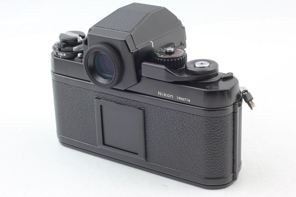 Vue arrière du Nikon F3 HP montrant le viseur HP et le dos du boîtier