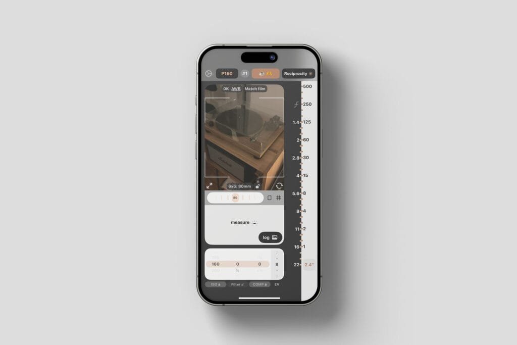 Capture d’écran de l’application Lightme affichant la mesure de lumière pour une photo en intérieur avec film Portra 160.