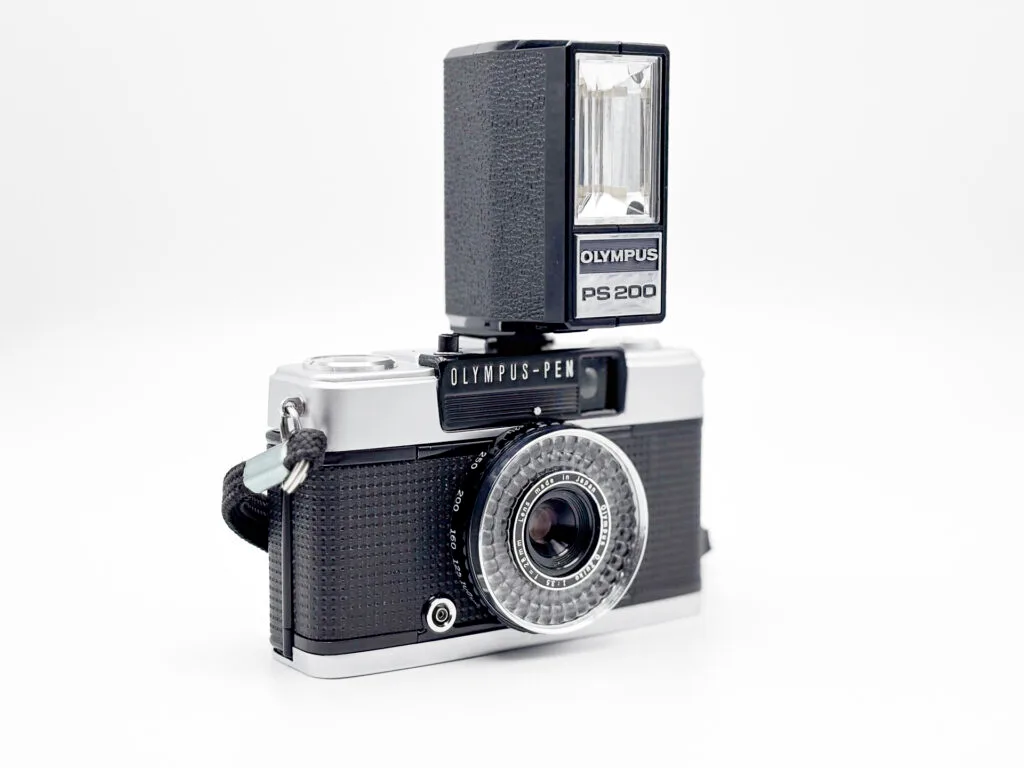 Olympus Pen EE-3 : 72 photos par pellicule, sans pile | Pelloche.com
