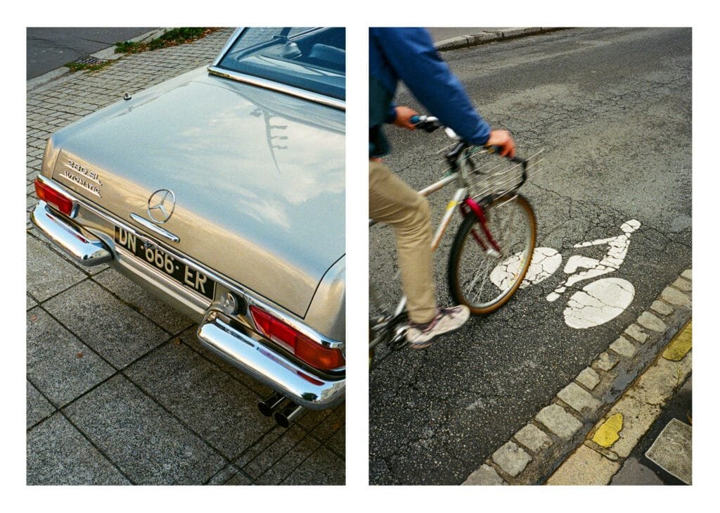 Diptyque argentique montrant une Mercedes 230 SL chromée et un cycliste sur piste partagée à Nantes