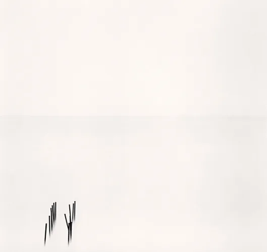 Blue Beach, Nice, photographiés en noir et blanc par Michael Kenna en 1997.