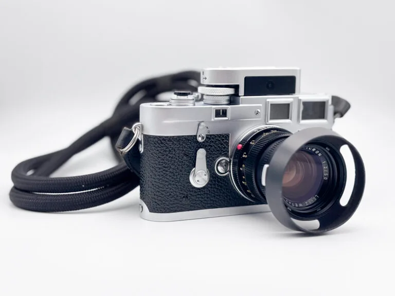 Cellule externe Keks M-Meter montée sur un Leica M3 argentique avec objectif Summicron 50mm