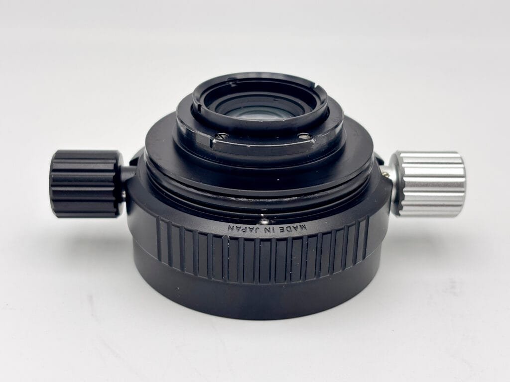 Monture arrière de l’objectif Nikkor 35 mm f/2.5 Nikonos avec système de joints d’étanchéité.