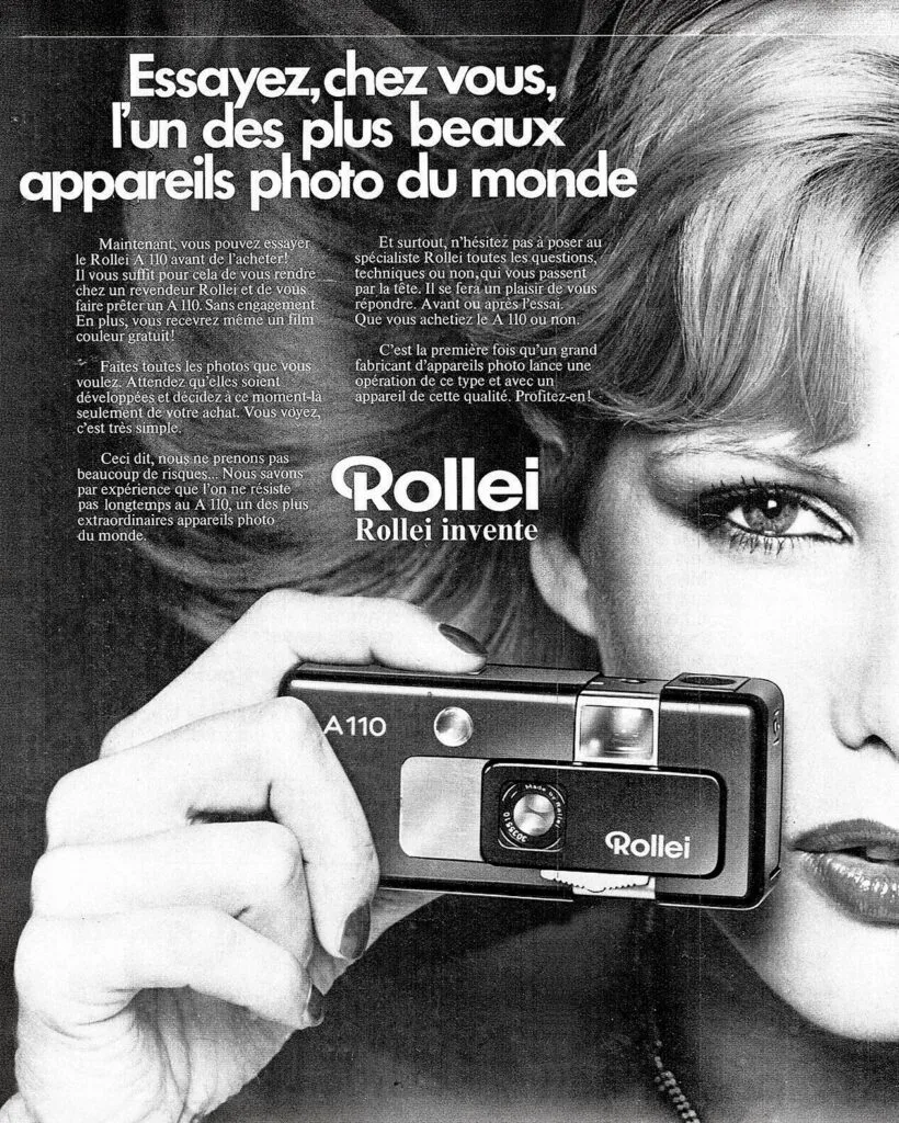 Publicité Rollei A110 des années 1970 montrant l’appareil photo compact 110 tenu en main