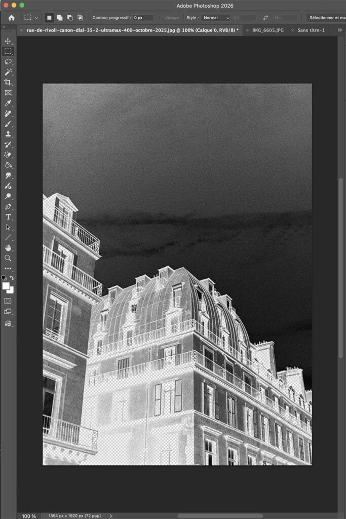 Capture d'écran Photoshop montrant l'inversion de la photo de la rue de Rivoli à Paris pour la réalisation d'un cyanotype