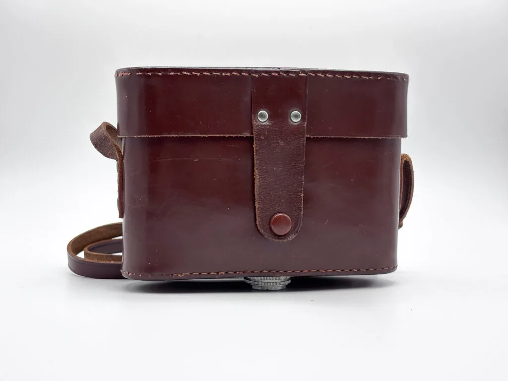 Étui cuir brun d'origine de l'Agfa Isolette II avec courroie et bouton pression, appareil photo folding moyen format des années 50