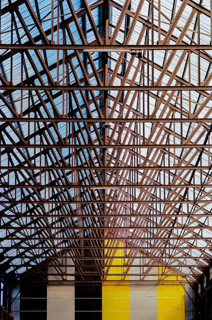 Charpente métallique rivetée et verrière de la Grande Halle des Machines de l'Île, Nantes